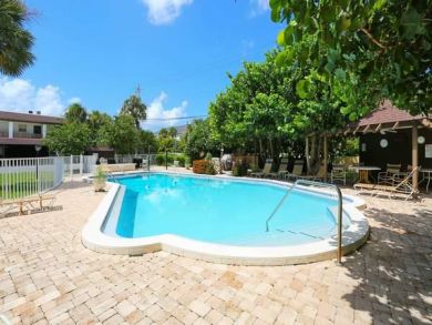HOLMES BEACH 2 BEDROOM GROUND FLOOR CONDO
